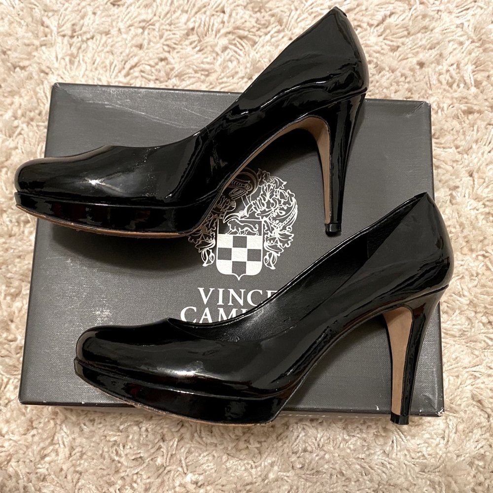 Vince Camuto - Black Patent Leather Round Toe Pumps - Size 6.5